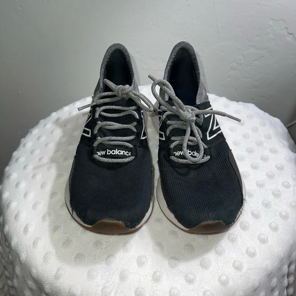 New Balance Black and Gray Athletic Shoes - Picture 4 of 6